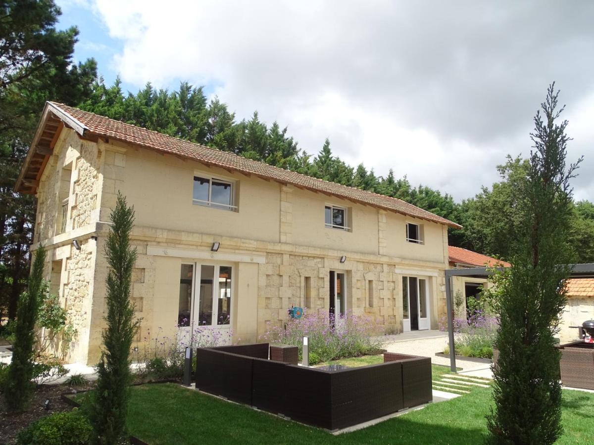 Villa Entiere Du Chateau Lacroix De Civrac 3 Ch, 3 Sdb, Piscine Xxl,Sauna, 4 Etoiles,7 Pers Zewnętrze zdjęcie