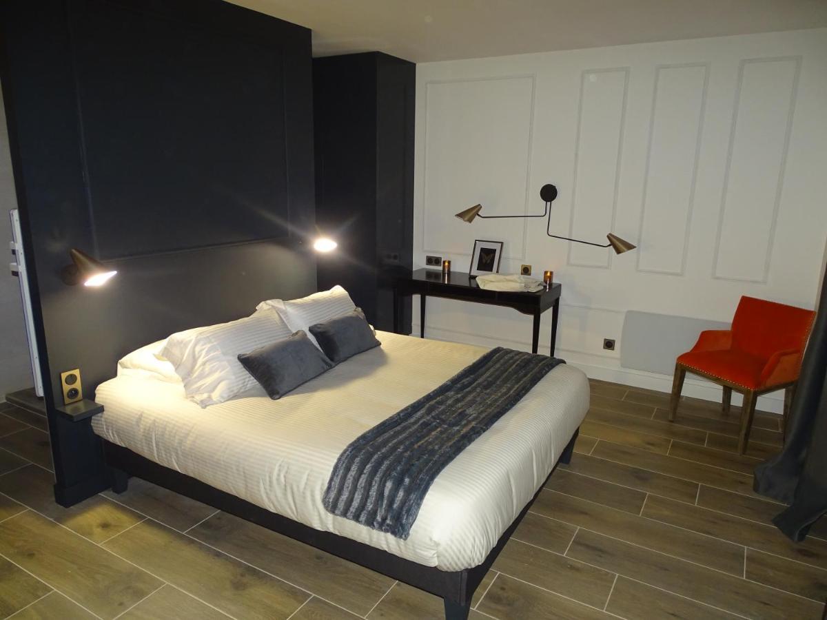 Villa Entiere Du Chateau Lacroix De Civrac 3 Ch, 3 Sdb, Piscine Xxl,Sauna, 4 Etoiles,7 Pers Zewnętrze zdjęcie