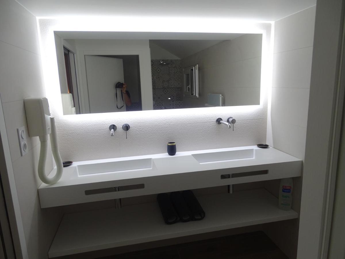 Villa Entiere Du Chateau Lacroix De Civrac 3 Ch, 3 Sdb, Piscine Xxl,Sauna, 4 Etoiles,7 Pers Zewnętrze zdjęcie