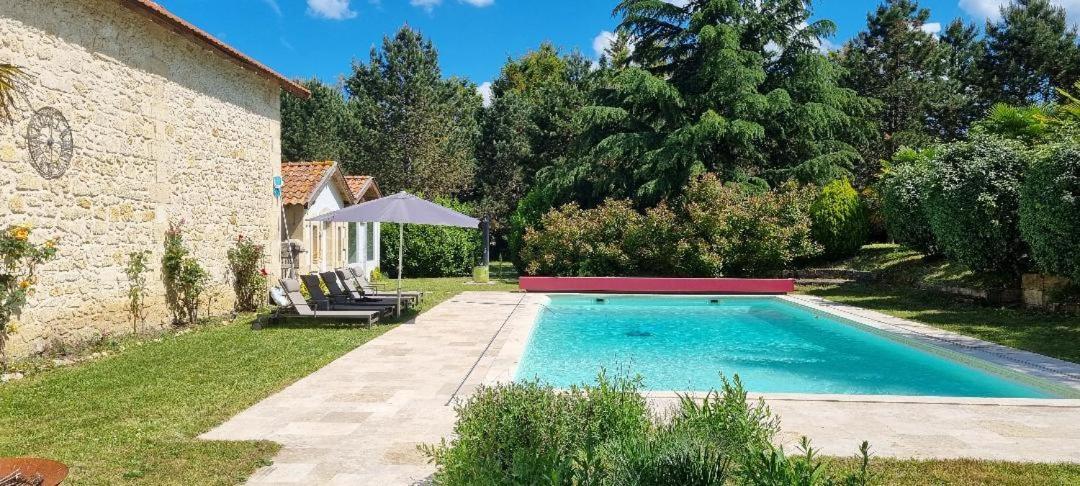 Villa Entiere Du Chateau Lacroix De Civrac 3 Ch, 3 Sdb, Piscine Xxl,Sauna, 4 Etoiles,7 Pers Zewnętrze zdjęcie
