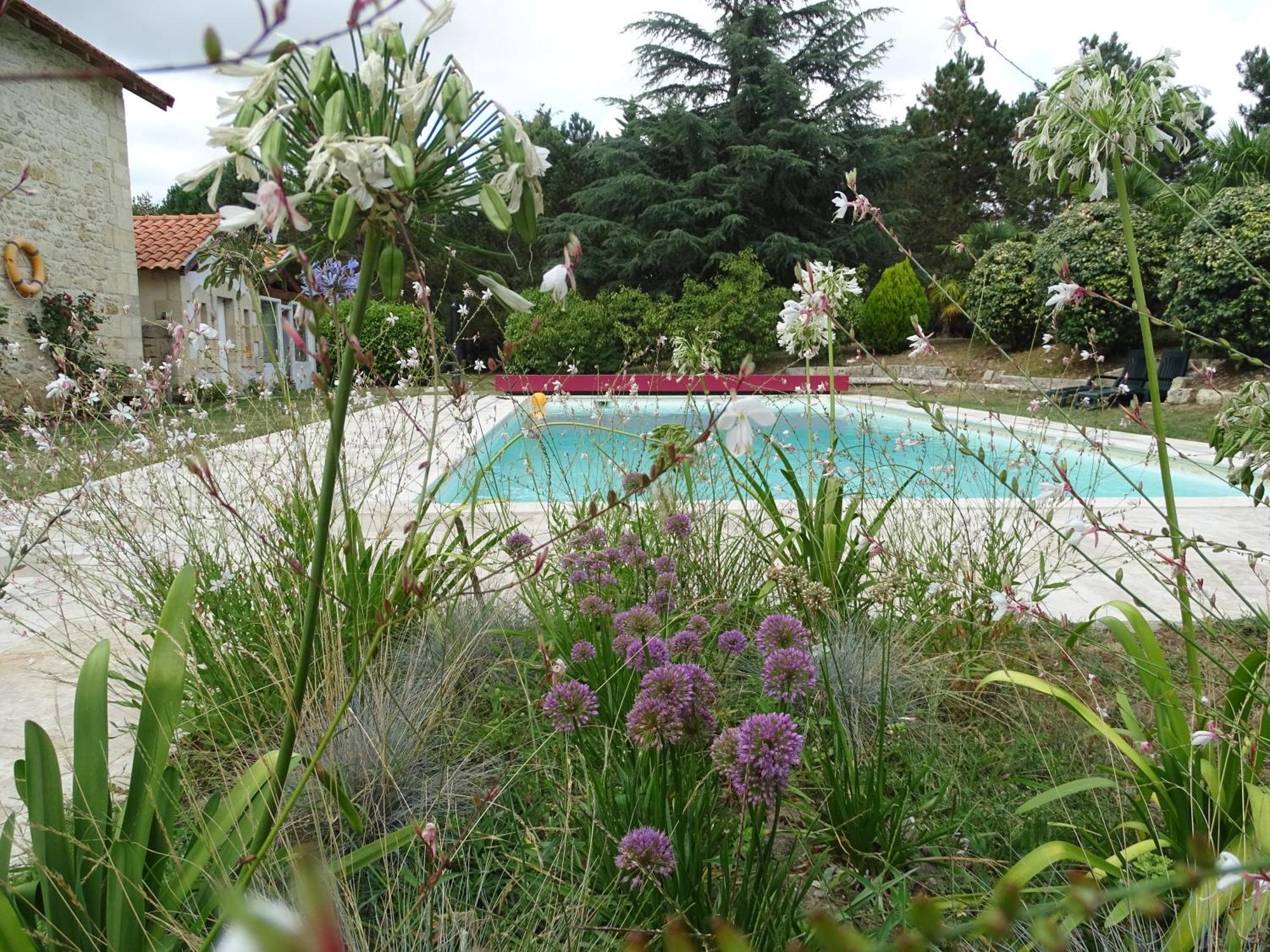 Villa Entiere Du Chateau Lacroix De Civrac 3 Ch, 3 Sdb, Piscine Xxl,Sauna, 4 Etoiles,7 Pers Zewnętrze zdjęcie