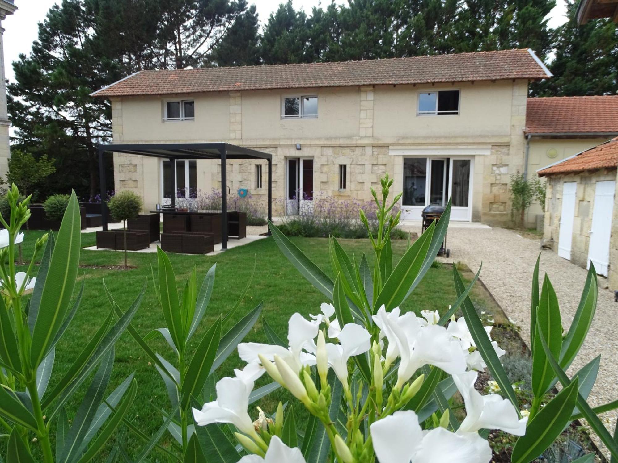 Villa Entiere Du Chateau Lacroix De Civrac 3 Ch, 3 Sdb, Piscine Xxl,Sauna, 4 Etoiles,7 Pers Zewnętrze zdjęcie